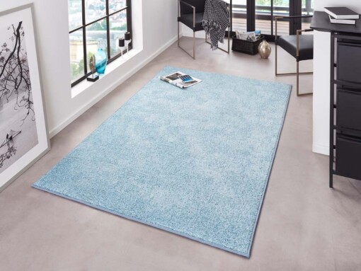 Modern effen vloerkleed Pure - blauw - sfeer