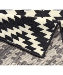 Design loper ruiten Nordic - zwart - close up, thumbnail