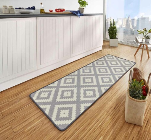 Moderne keukenloper ruiten Diamond - grijs/crème - sfeer
