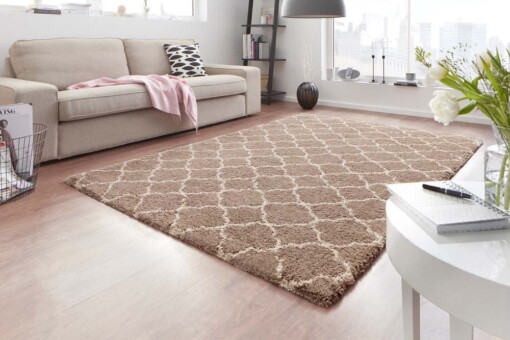 Hoogpolig vloerkleed Luna - bruin/crème - sfeer