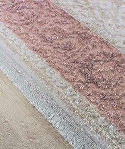 Vloerkleed Taboo 1305 - crème/roze - close up zijkant
