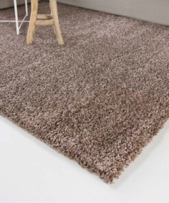 Hoogpolig vloerkleed shaggy Trend effen - mokka - close up hoek