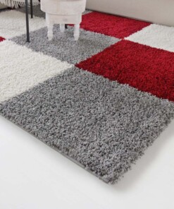 Hoogpolig vloerkleed shaggy Trend blokken - rood - close up hoek