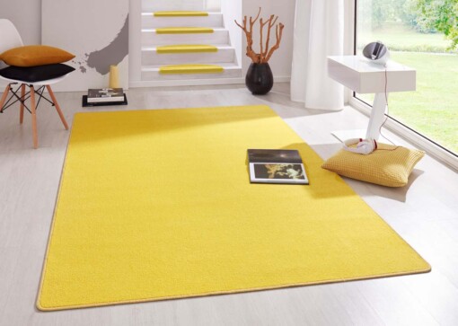 Modern effen vloerkleed Fancy - geel - sfeer