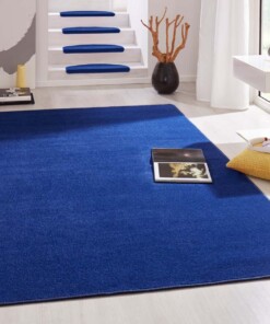 Modern effen vloerkleed Fancy - blauw - sfeer