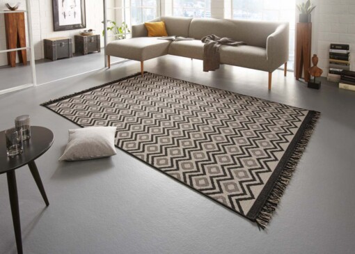 Vlakweef vloerkleed Sisal-Optiek Nature - zwart/beige - sfeer