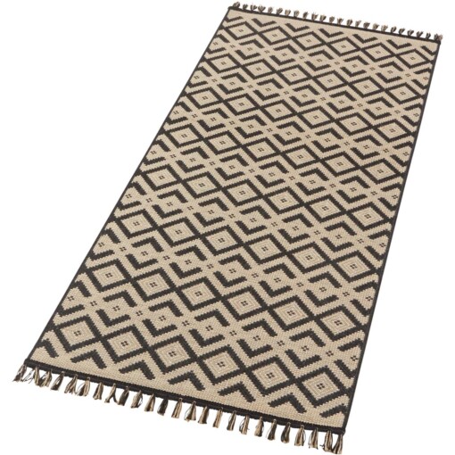 Scandinavische loper Gotland - beige/zwart - overzicht schuin