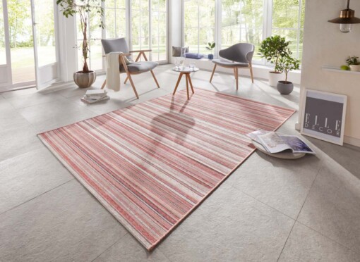 Binnen & buiten vloerkleed Calais Elle Decoration - rood/roze - sfeer