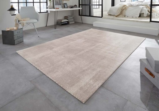 Design vloerkleed Matoury Elle Decoration - roze/crème - sfeer