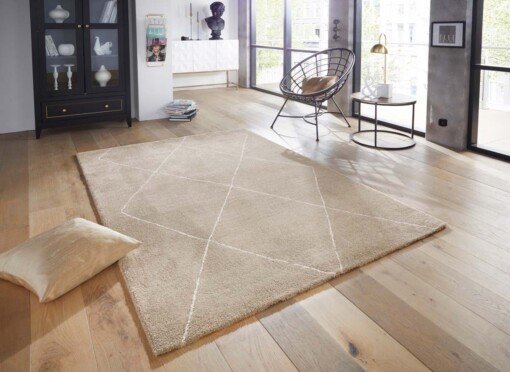 Scandinavisch vloerkleed Massy Elle Decoration - beige/crème - sfeer