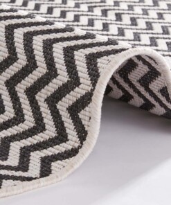 Buitenkleed zigzag Ivy - zwart/crème - close up, thumbnail Buitenkleed zigzag Ivy - zwart/crème - close up, thumbnail