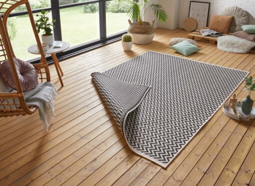 Buitenkleed zigzag Ivy - zwart/crème - sfeer