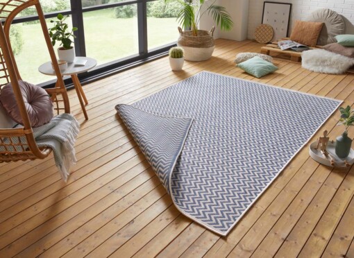 Buitenkleed zigzag Ivy - blauw/crème - sfeer