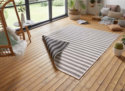 Design binnen & buiten vloerkleed Delilia - zwart/crème - sfeer
