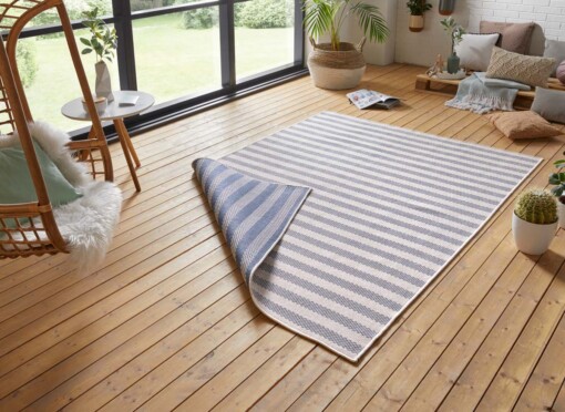 Design binnen & buiten vloerkleed Delilia - blauw/crème - sfeer