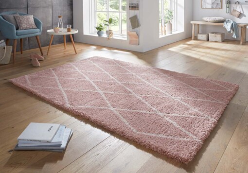 Hoogpolig vloerkleed Truth - roze/crème - sfeer