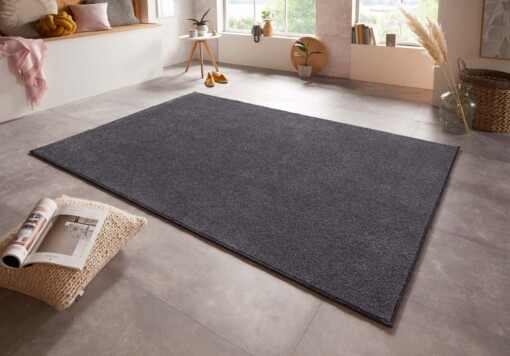 Modern fluweel effen vloerkleed Gloss - antraciet - sfeer