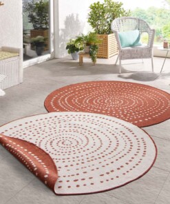 Binnen & buiten vloerkleed rond Bali - terracotta/crème - sfeer