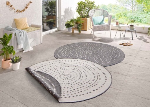 Binnen & buiten vloerkleed rond Bali - grijs/crème - sfeer