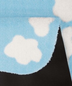 Vloerkleed wolk Niños - blauw - Wasbaar 30°C - close up