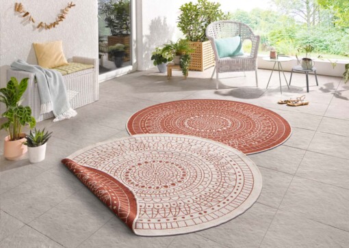 Rond binnen & buiten vloerkleed Porto - Terracotta/crème - sfeer