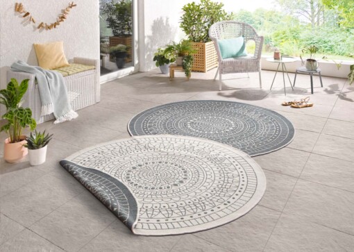 Rond binnen & buiten vloerkleed Porto - grijs/crème - sfeer