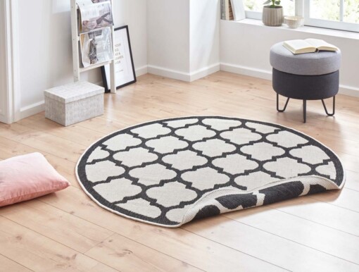 Rond binnen & buiten vloerkleed Palermo - zwart/crème - sfeer
