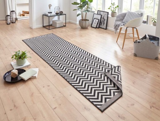 Loper binnen & buiten zigzag Palma - zwart/crème - sfeer