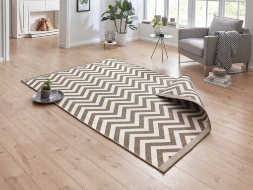 Binnen & buiten vloerkleed zigzag Palma - bruin/crème - sfeer