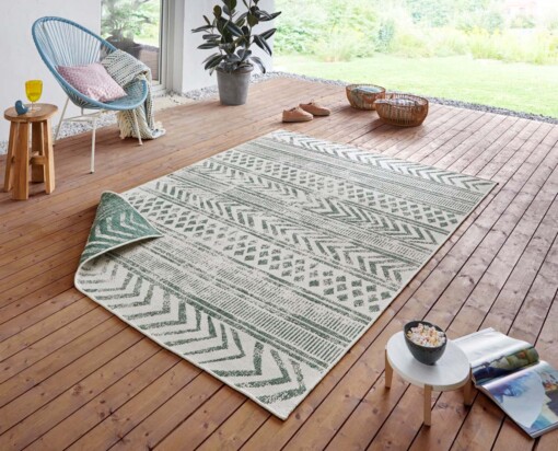 Binnen & Buiten vloerkleed Biri - groen/crème - sfeer