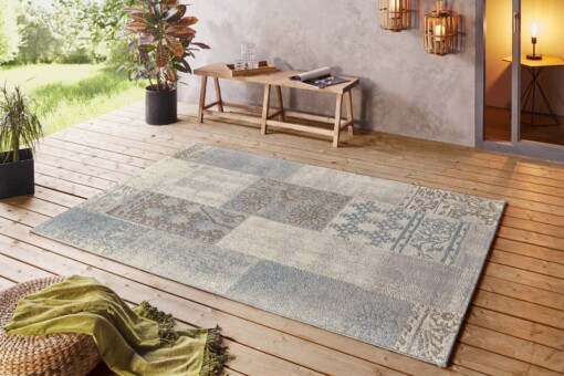 Binnen & buiten vloerkleed patchwork Symi - blauw/bruin - sfeer