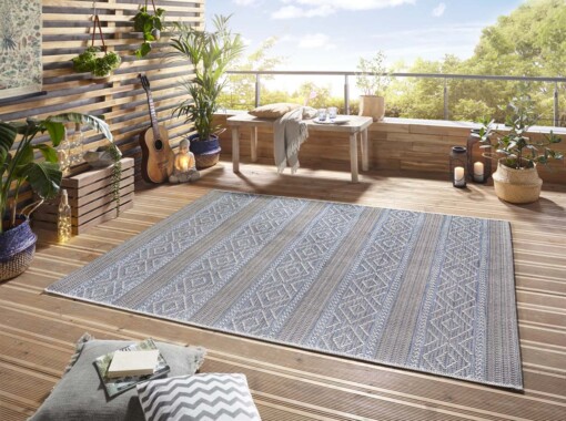Elle Decoration buiten vloerkleed Rhone - crème/blauw - sfeer
