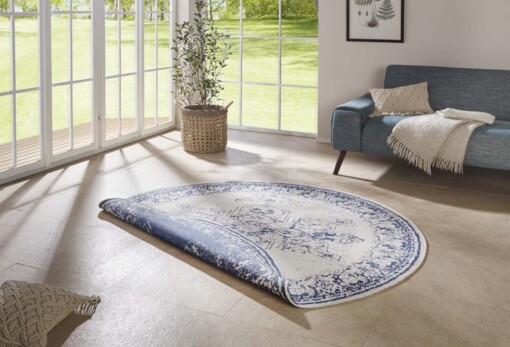 Rond binnen & buiten vloerkleed borbon - blauw/crème - sfeer