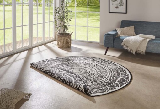 Rond binnen & buiten vloerkleed Siruma - zwart/crème - sfeer