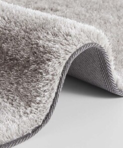 Handgetuft hoogpolig vloerkleed Supersoft - lichtgrijs - close up, thumbnail