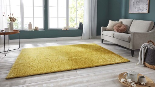 Handgetuft hoogpolig vloerkleed Supersoft - geel - sfeer