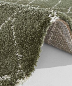 Hoogpolig vloerkleed Archer - olijfgroen/crème - close up, thumbnail