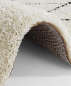 Hoogpolig vloerkleed ruiten Moss - crème - close up, thumbnail Hoogpolig vloerkleed ruiten Moss - crème - close up, thumbnail