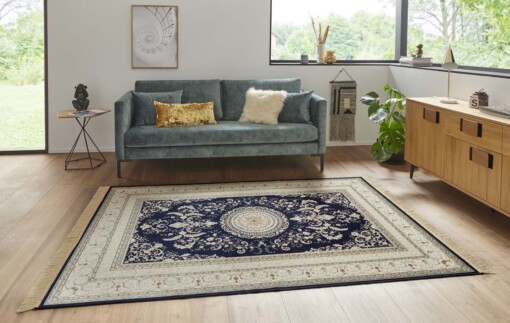 Klassiek vloerkleed Antik Negar - donkerblauw - sfeer