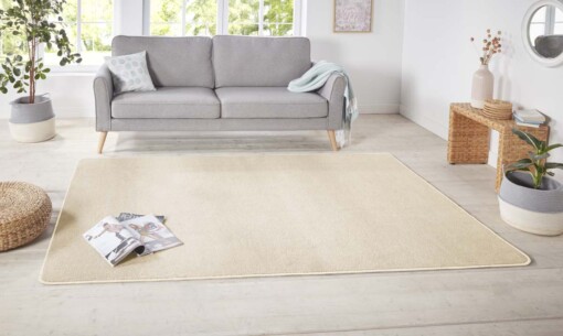 Modern effen vloerkleed Nasty - crème - sfeer