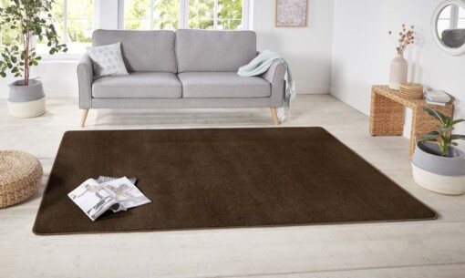 Modern effen vloerkleed Nasty - bruin - sfeer