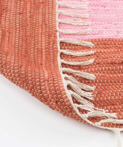 Kelim vloerkleed strepen handweef Bomull - rood/wit - close up vouw, thumbnail Kelim vloerkleed strepen handweef Bomull - rood/wit - close up vouw, thumbnail