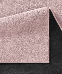Effen vloerkleed Qualis - roze - close up vouw, thumbnail