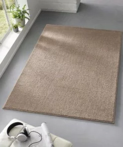 Effen vloerkleed Qualis - taupe - sfeer