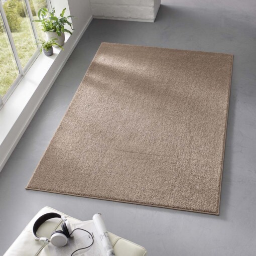 Effen vloerkleed Qualis - taupe - sfeer