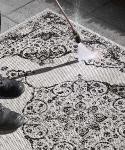 Binnen & buiten vloerkleed vintage Edinburgh - crème/zwart - close up materiaal, thumbnail Binnen & buiten vloerkleed vintage Edinburgh - crème/zwart - close up materiaal, thumbnail