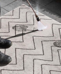 Binnen & buiten vloerkleed zigzag Venetië - crème/zwart - close up materiaal, thumbnail