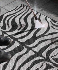 Binnen & buiten vloerkleed Zebra - zwart/crème - close up materiaal, thumbnail Binnen & buiten vloerkleed Zebra - zwart/crème - close up materiaal, thumbnail