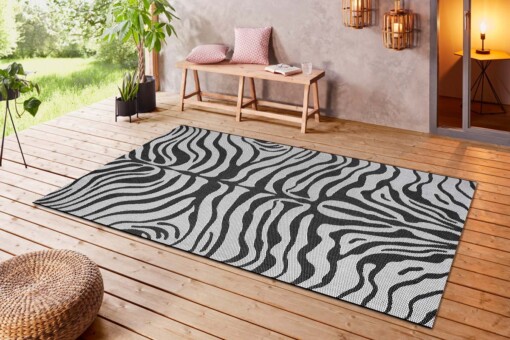 Binnen & buiten vloerkleed Zebra - zwart/crème - sfeer