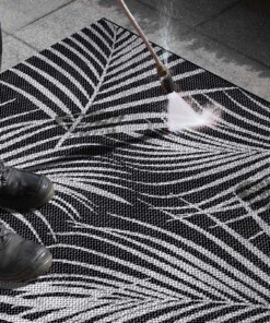 Binnen & buiten vloerkleed Tropical leaf - zwart/crème - close up materiaal, thumbnail Binnen & buiten vloerkleed Tropical leaf - zwart/crème - close up materiaal, thumbnail